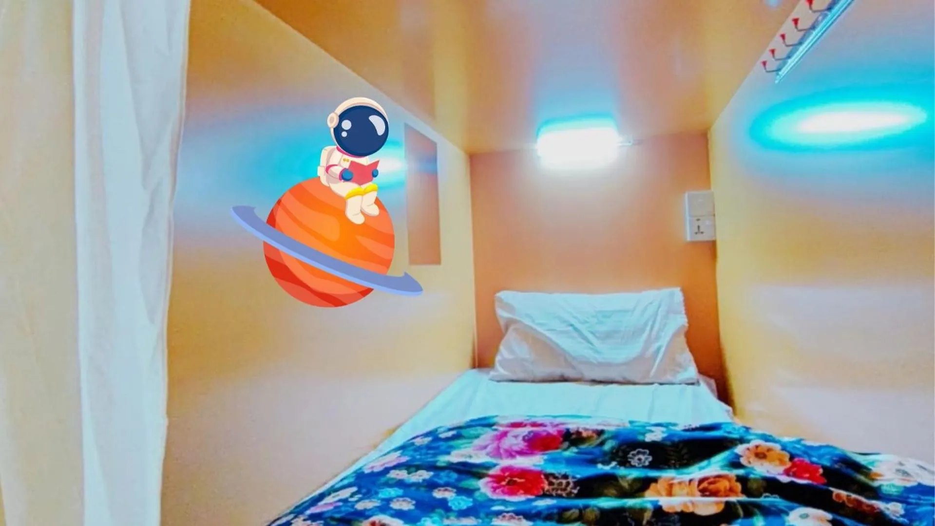 Space 2 Hostel Dubai